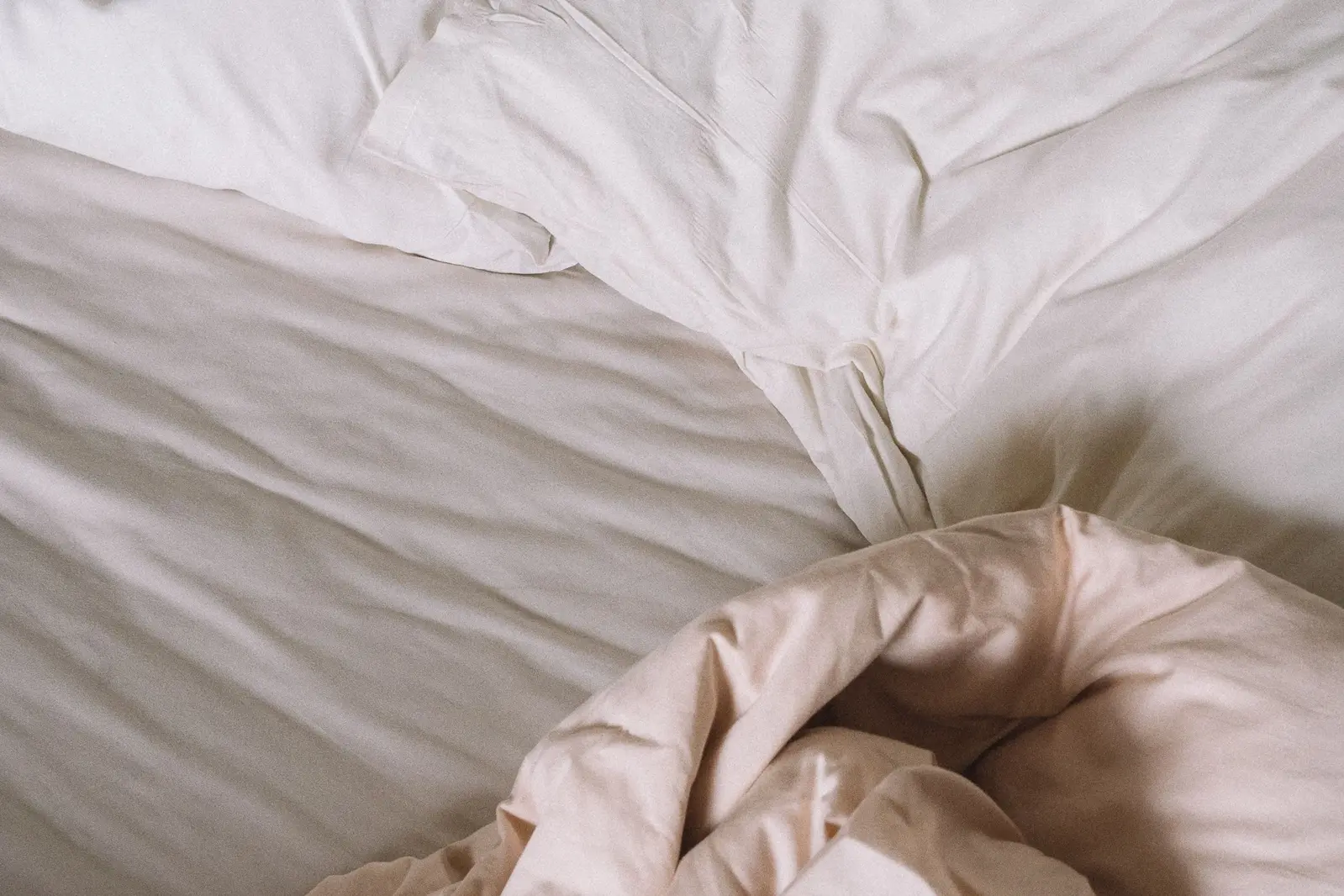 The Scandinavian Sleep Method: Two Duvets, One Bed, Zero Blanket Wars